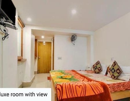 Odyssey Stays Pooja Homestay 穆索里 外观 照片
