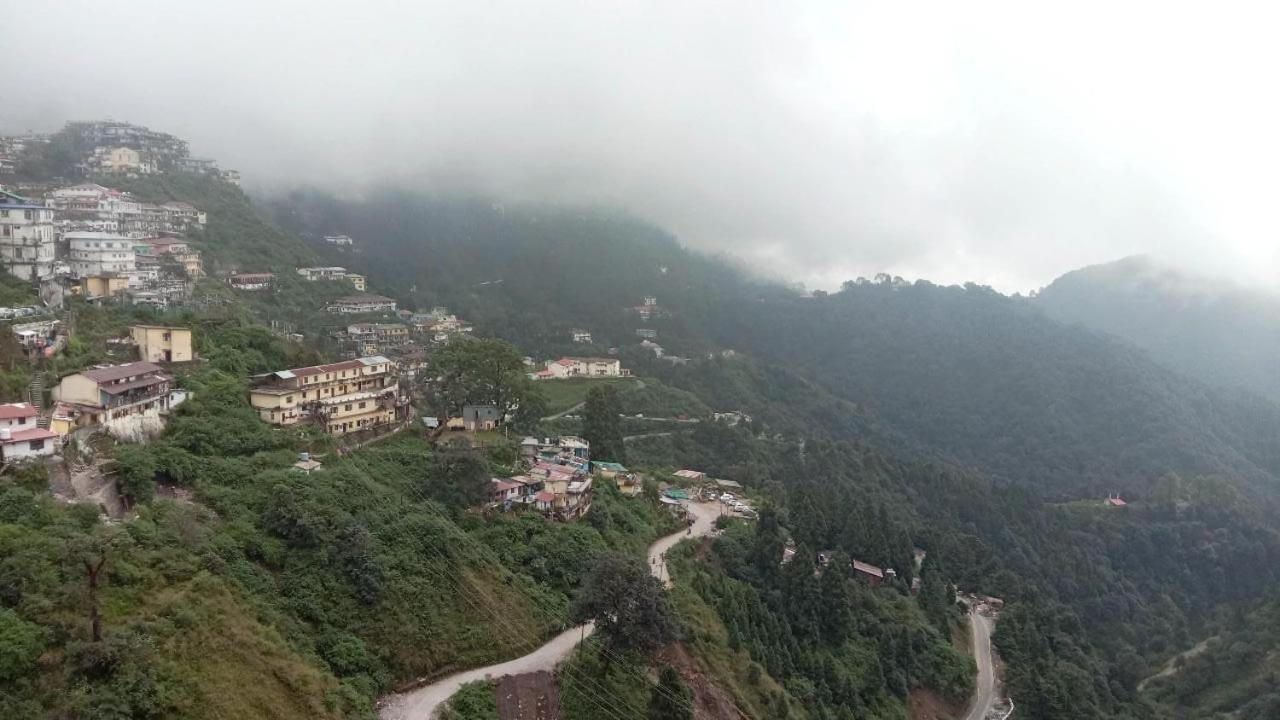 Odyssey Stays Pooja Homestay 穆索里 外观 照片